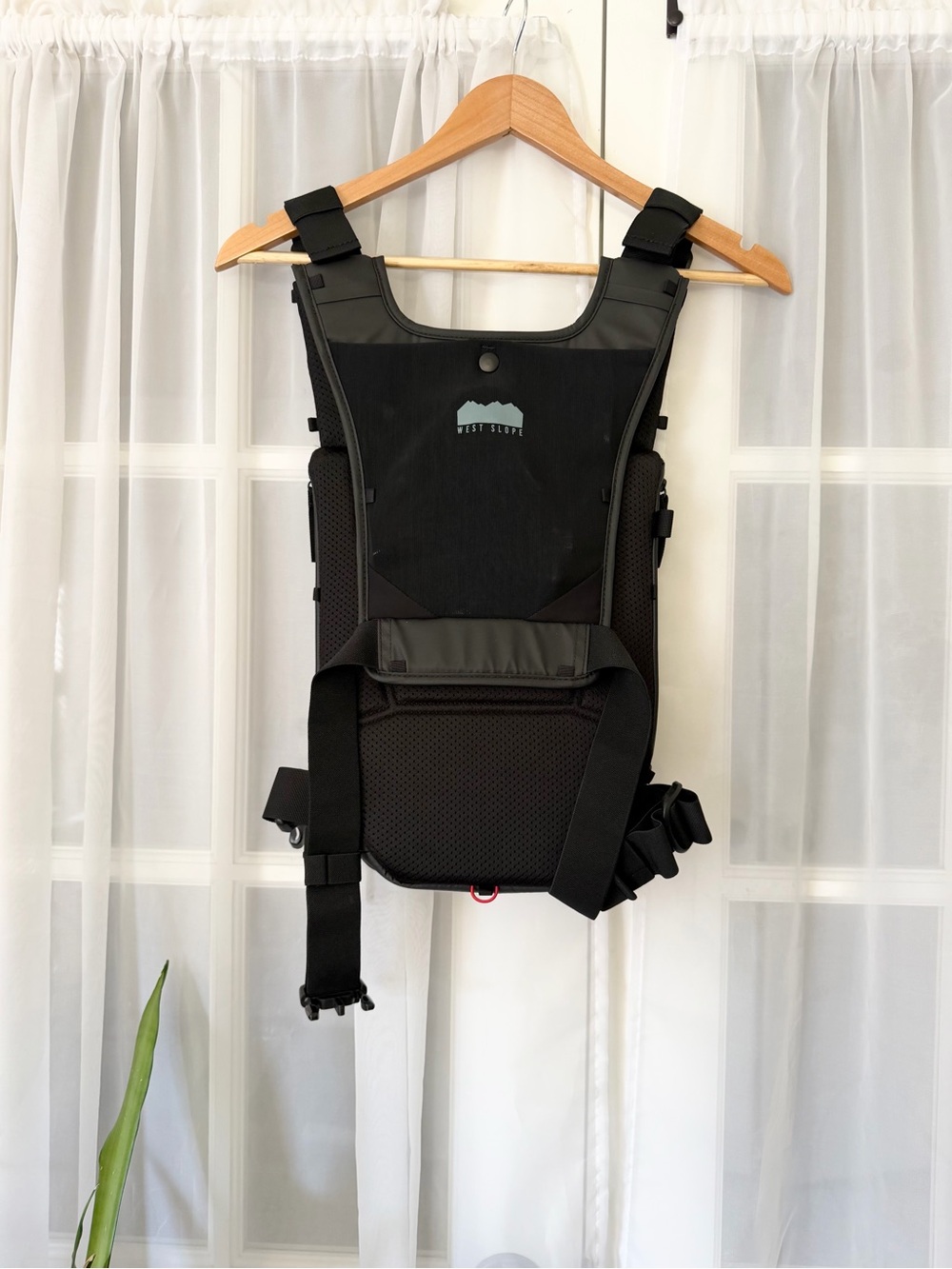 West Slope Pro-180x Chest Pack Ski / Snowboard - Picture 7 of 8